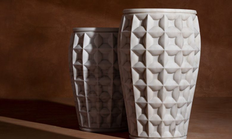 Lavabo em mármore esculpido à mão tem design surpreendente