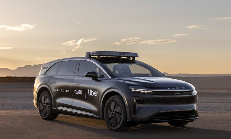 Lucid e Nuro desenvolvem frota global de robôs táxi