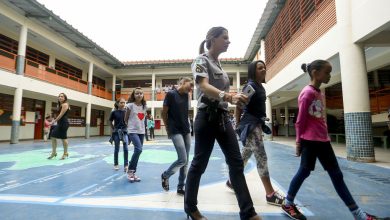 Estudantes de Minas Gerais protestam contra modelo cívico-militar