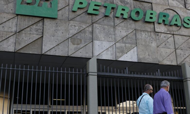 PF investiga empresas que não repassam decisão sobre combustíveis