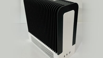 Monochrome transforma peças de laptop em arte no design 3D