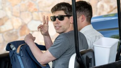 Sam Altman comenta sobre política enquanto Musk propõe terceira via