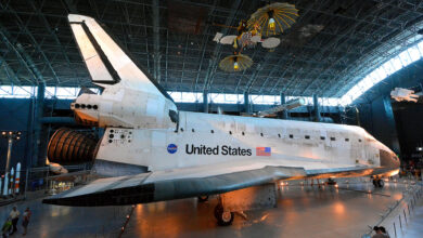 NASA move ônibus espacial Discovery para o Texas