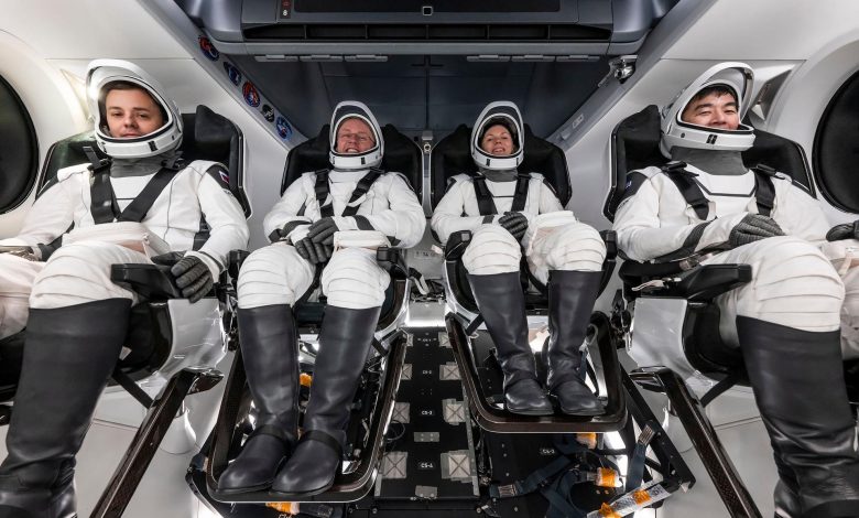 SpaceX lança astronautas na missão Crew-11 para a ISS