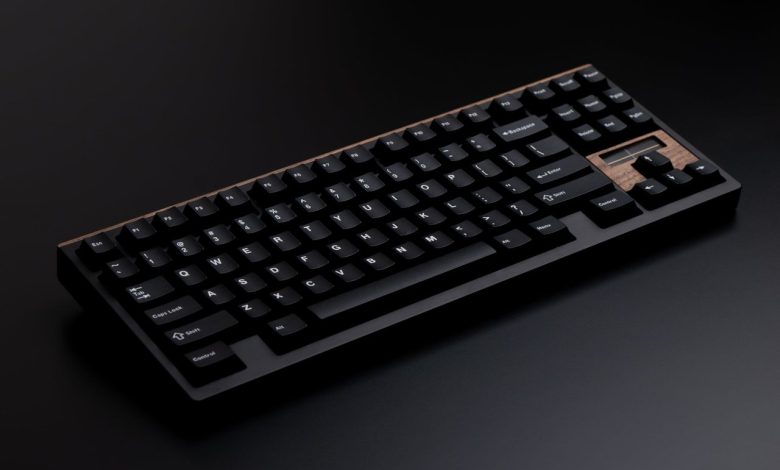 Soleil apresenta teclado mecânico TKL com design iluminado