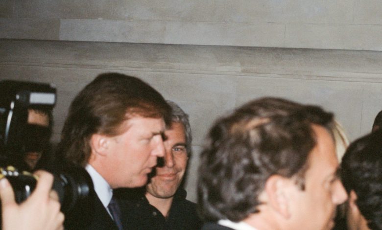 Trump busca estratégias para lidar com o caso Epstein e cultura