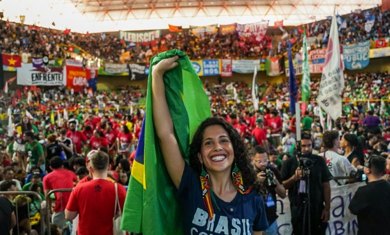 UNE mobiliza ações pela soberania na educação e contra extremismo