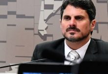 STF determina bloqueio de contas do senador Marcos do Val