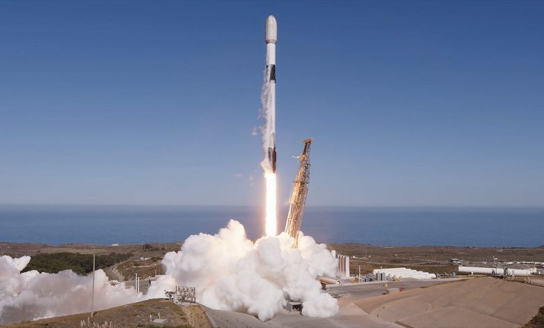 SpaceX lança 24 satélites Starlink em 100ª missão do ano