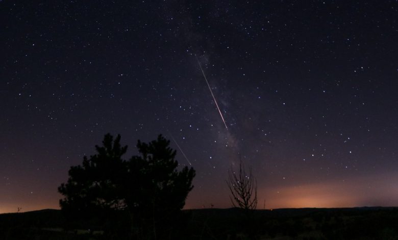 NASA observa pico da chuva de meteoros Perseidas em 2025