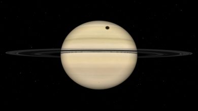 NASA observa satélite Titan obscurecer Saturno em 19 de agosto