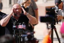 Infowars volta ao mercado após reestruturação da plataforma