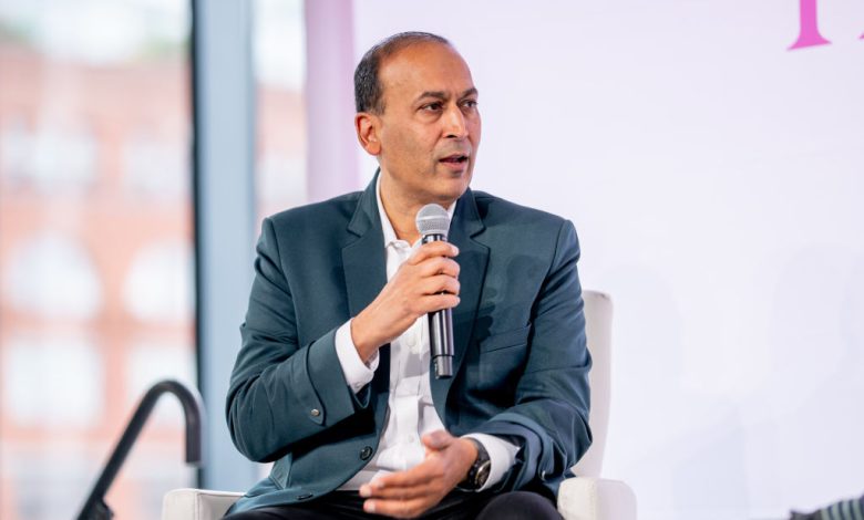 CEO e fundador da Poshmark deixa cargo no e-commerce
