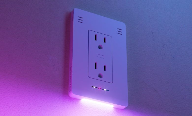 Design inteligente: outlet com luz RGB e suporte Matter