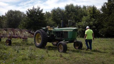 John Deere enfrenta demissões devido a tarifas de Trump