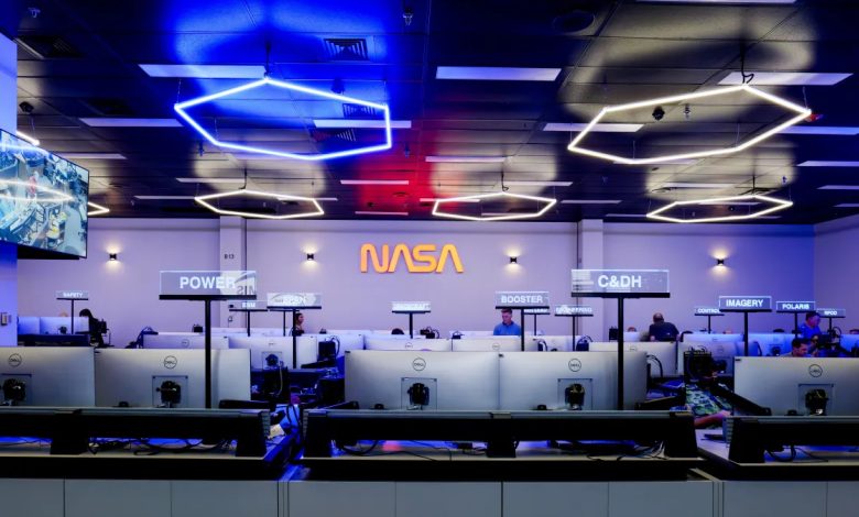 NASA apresenta nova sala de controle da missão Orion
