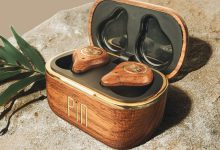 PIN lança fones de ouvido de madeira com design personalizado