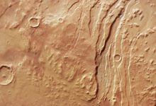 NASA explora chasmas em Marte com satélite em órbita