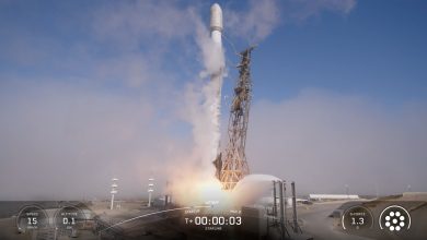 SpaceX lança 24 satélites Starlink em órbita da Califórnia
