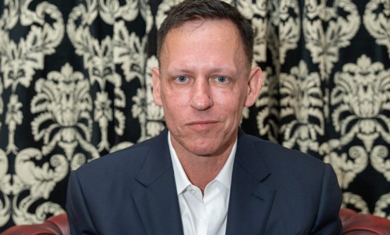 Grupo secreto de Peter Thiel avança no mundo tech