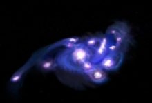 NASA descobre galáxia 'Cosmic Grapes' no início do universo