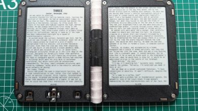E-reader de duas telas promete experiência de leitura imersiva