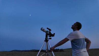 NASA observa satélites em encontro próximo com Saturno