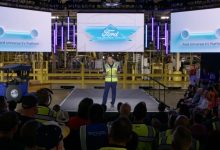Ford descarta linha de montagem para produzir EVs acessíveis