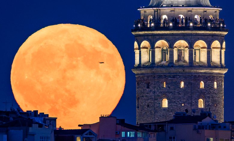 NASA observa Sturgeon Moon iluminando o céu em agosto