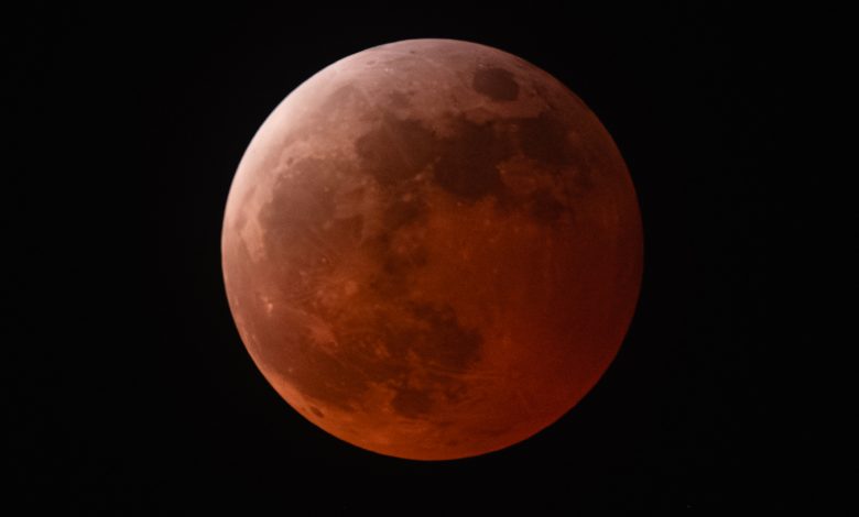 NASA anuncia eclipse total da lua sanguínea em setembro
