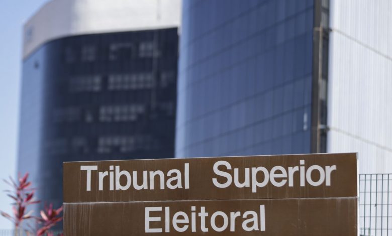 TSE empossa ministros e reconfigura decisões judiciais