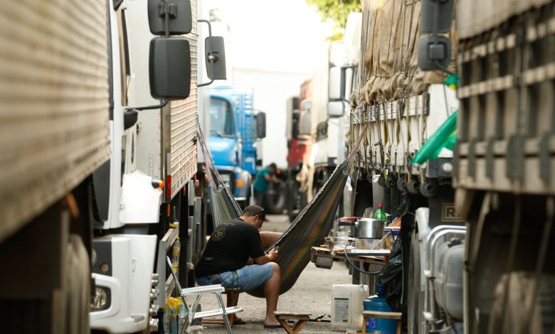 SUS instala unidades de saúde em postos para caminhoneiros
