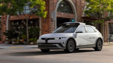 Waymo testa robotáxis com motoristas de segurança em NYC