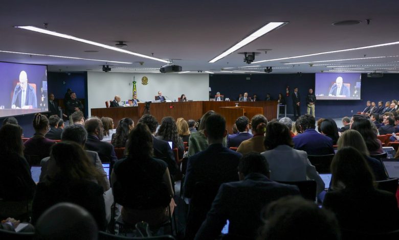 STF enquadra Heleno e advogada nega conhecimento de golpe