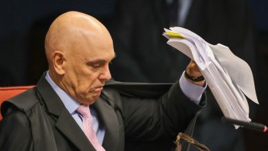 Moraes apresenta 13 atos executórios para condenação de Bolsonaro