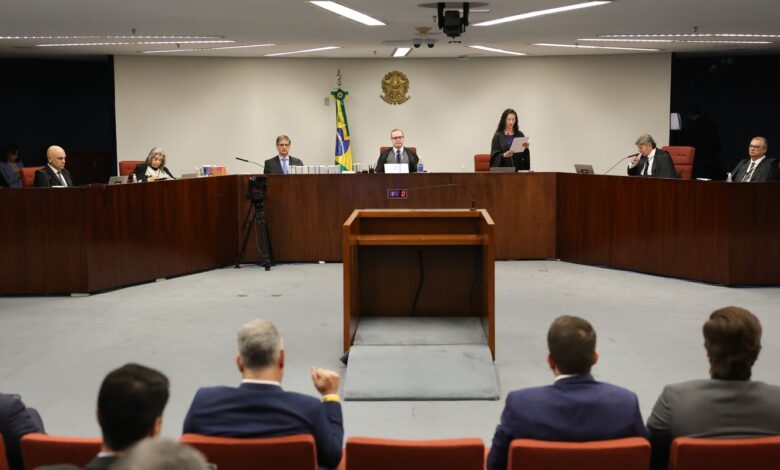 STF retoma julgamento de Bolsonaro com voto de Cármen Lúcia