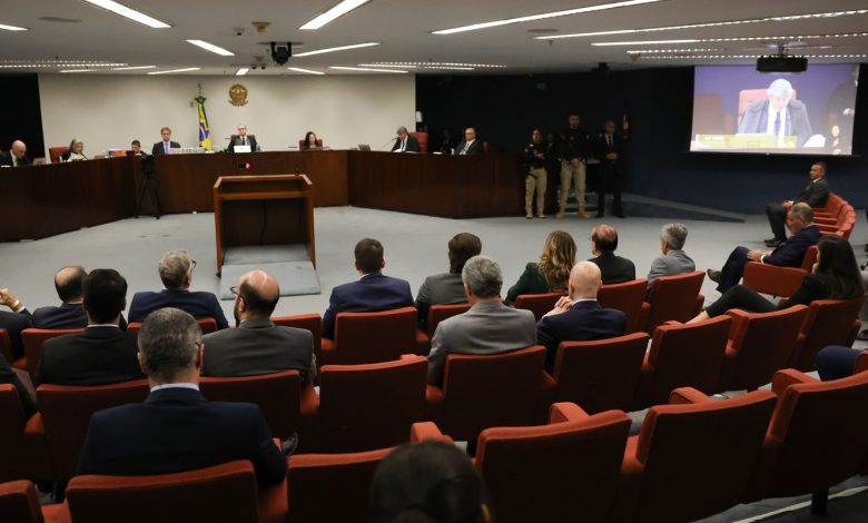 STF retoma julgamento de Bolsonaro após intervalo