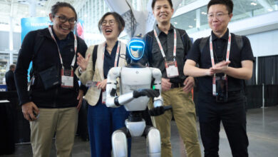 Robôs industriais buscam palestrantes para Robotics Summit 2026