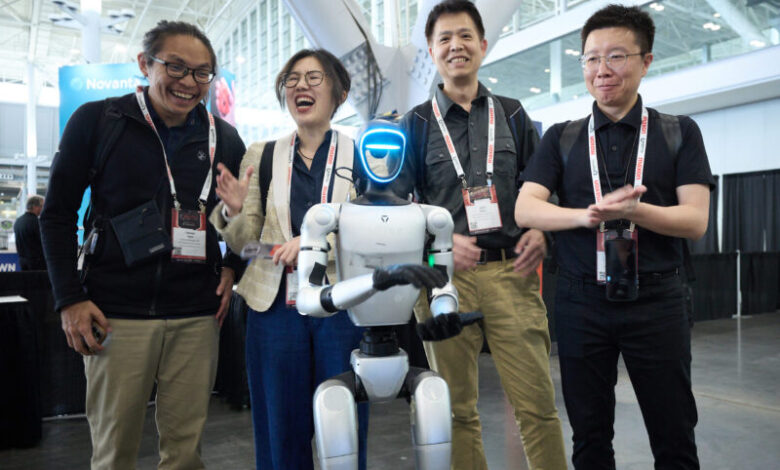 Robôs industriais buscam palestrantes para Robotics Summit 2026