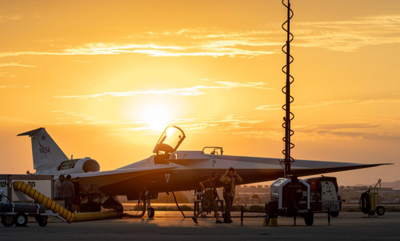NASA revela imagem do jato supersônico X-59 ao amanhecer