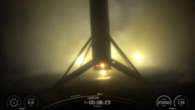 SpaceX lança 24 satélites Starlink e recupera foguete no mar