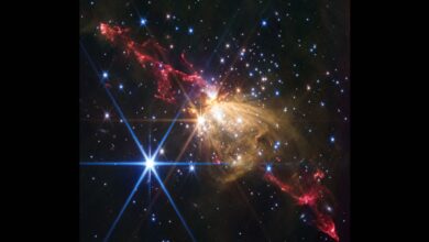 James Webb captura estrela com jatos de 8 anos-luz