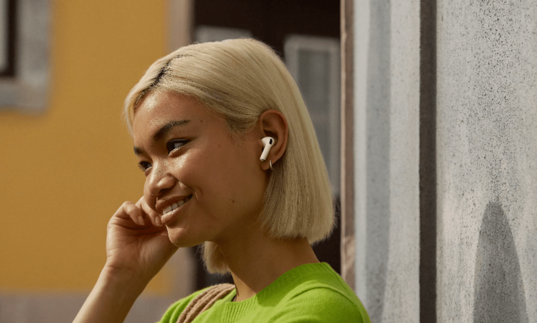 Apple lança AirPods Pro 3 com monitoramento de batimentos e tradução ao vivo