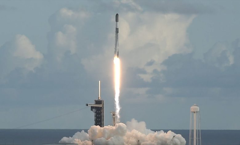 SpaceX lança foguete e deploy 28 satélites Starlink em órbita