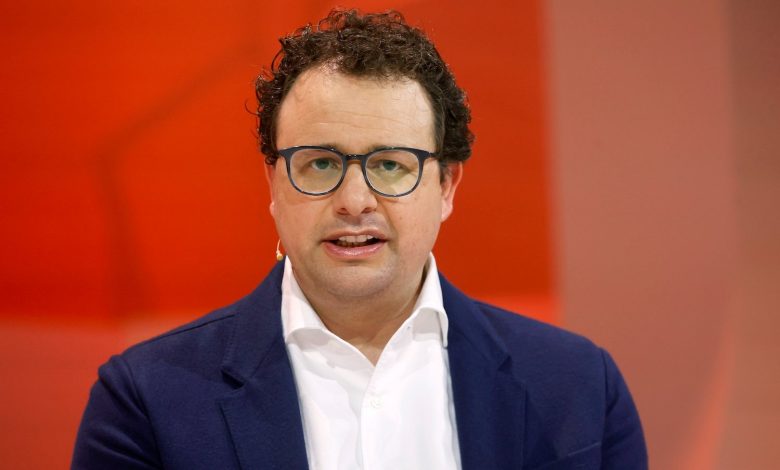 Anthropic paga US$ 1,5 bi por uso de livros piratas em AI
