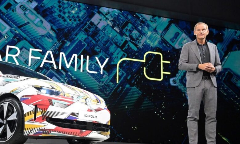 Via levanta US$ 492,9 milhões em IPO, marcas de EVs reagem