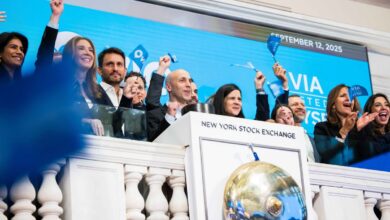 Via encerra dia de negociação acima do preço do IPO