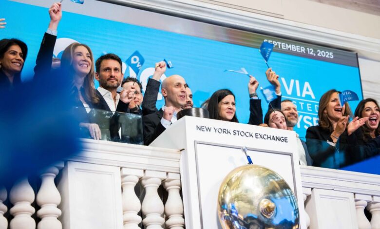 Via encerra dia de negociação acima do preço do IPO