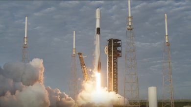 SpaceX lança 28 satélites Starlink em missão orbital