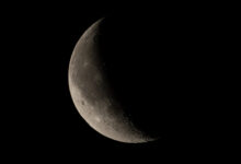 Juno observa Júpiter e a Lua junto aos gêmeos de Ícaro